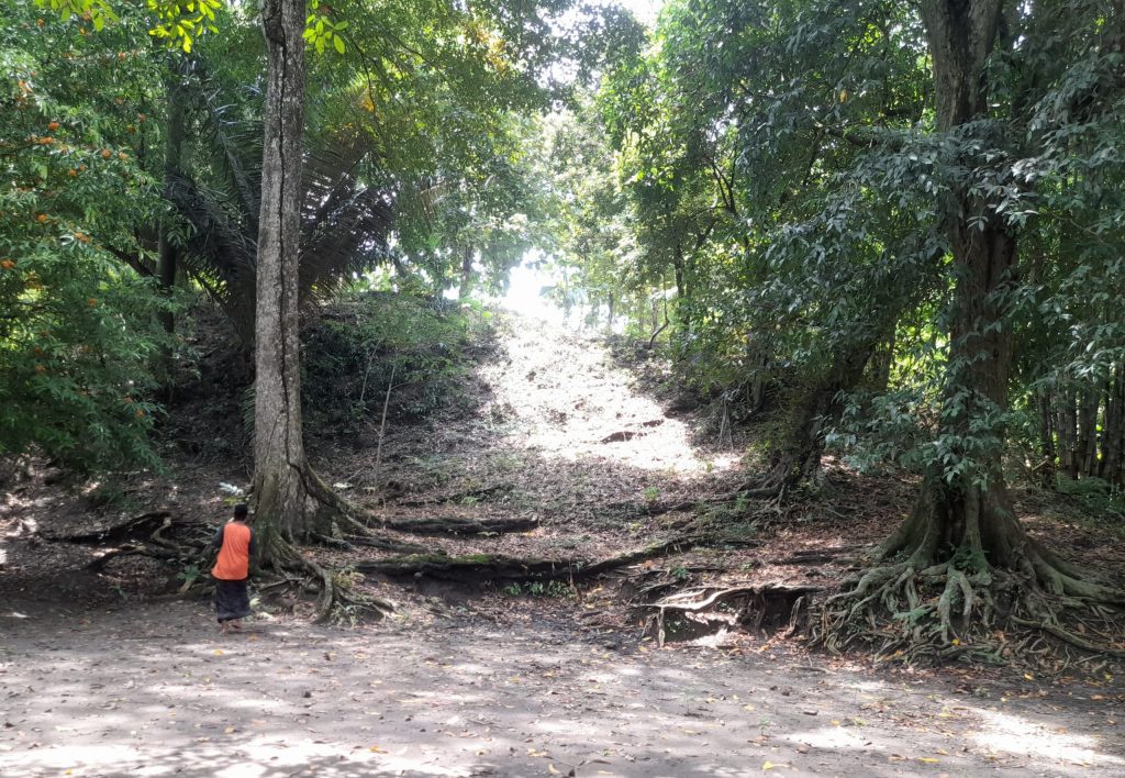 Gunung Jali Tebon: Bumi Toleransi dan Tanah Akulturasi